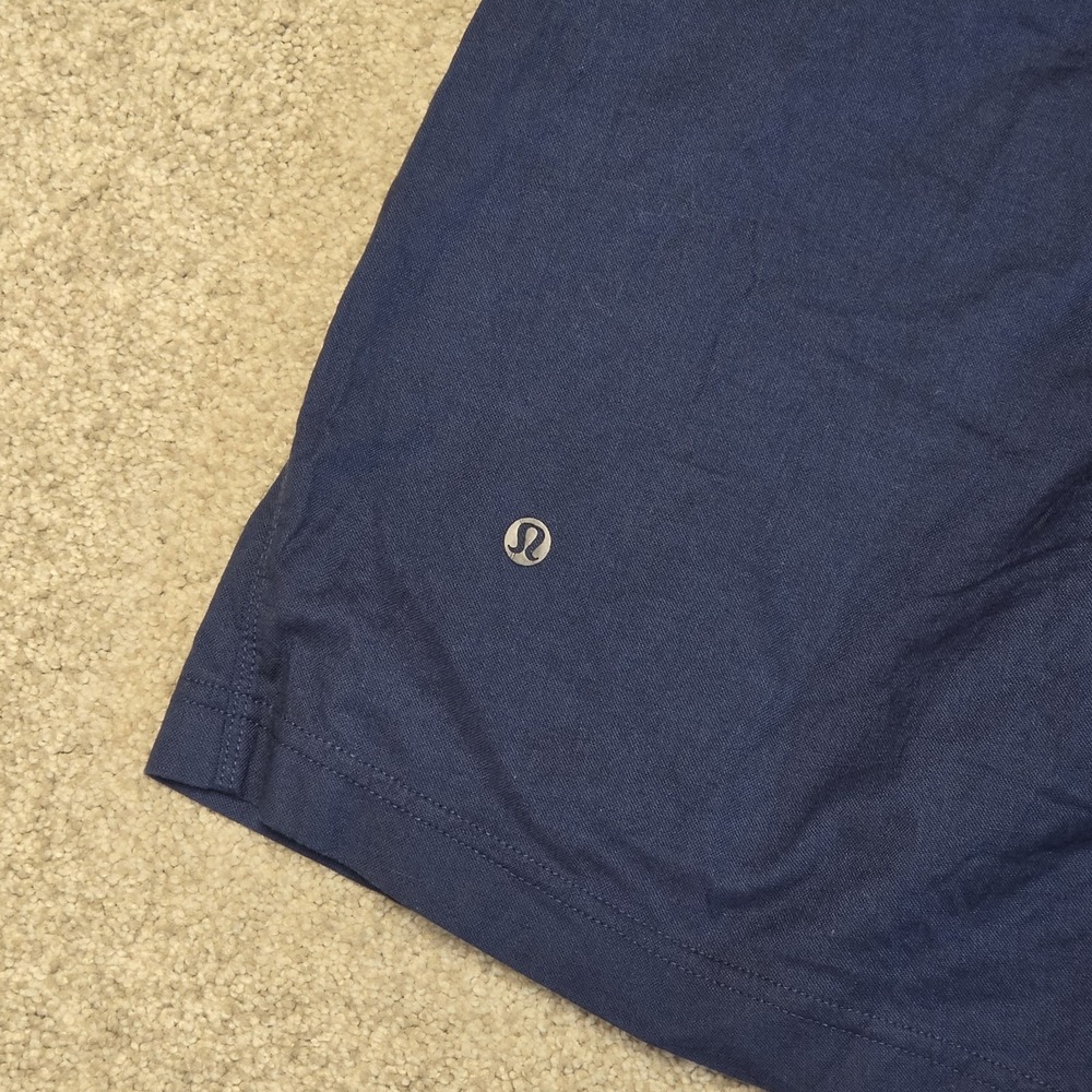 Lululemon Men's Casual Golf Shorts Blue Stretch Lightweight Size 36 Preppy - Picture 4 of 7